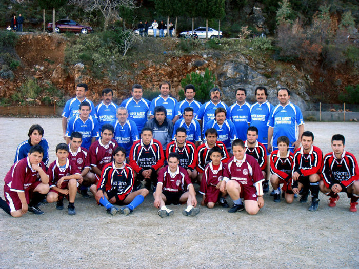 ΑΕΛ παλαίμαχοι και εν ενεργεία ποδοσφαιριστές